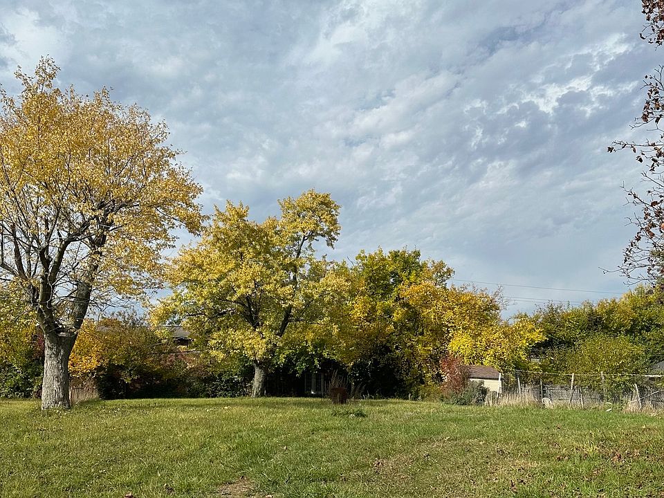 2nd image of 3932 Erickson Ct