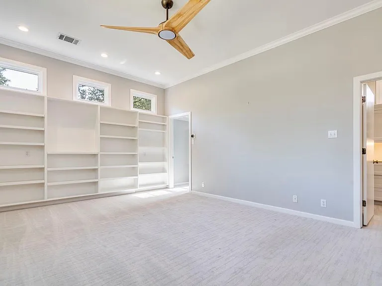 404 Almarion Dr — Photo 14