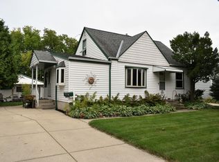 2823 E Holmes Ave, Cudahy, WI 53110