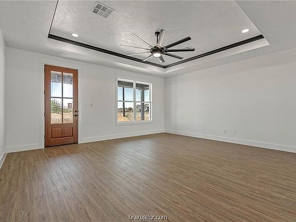 3rd image of 16712 Kelton Ln