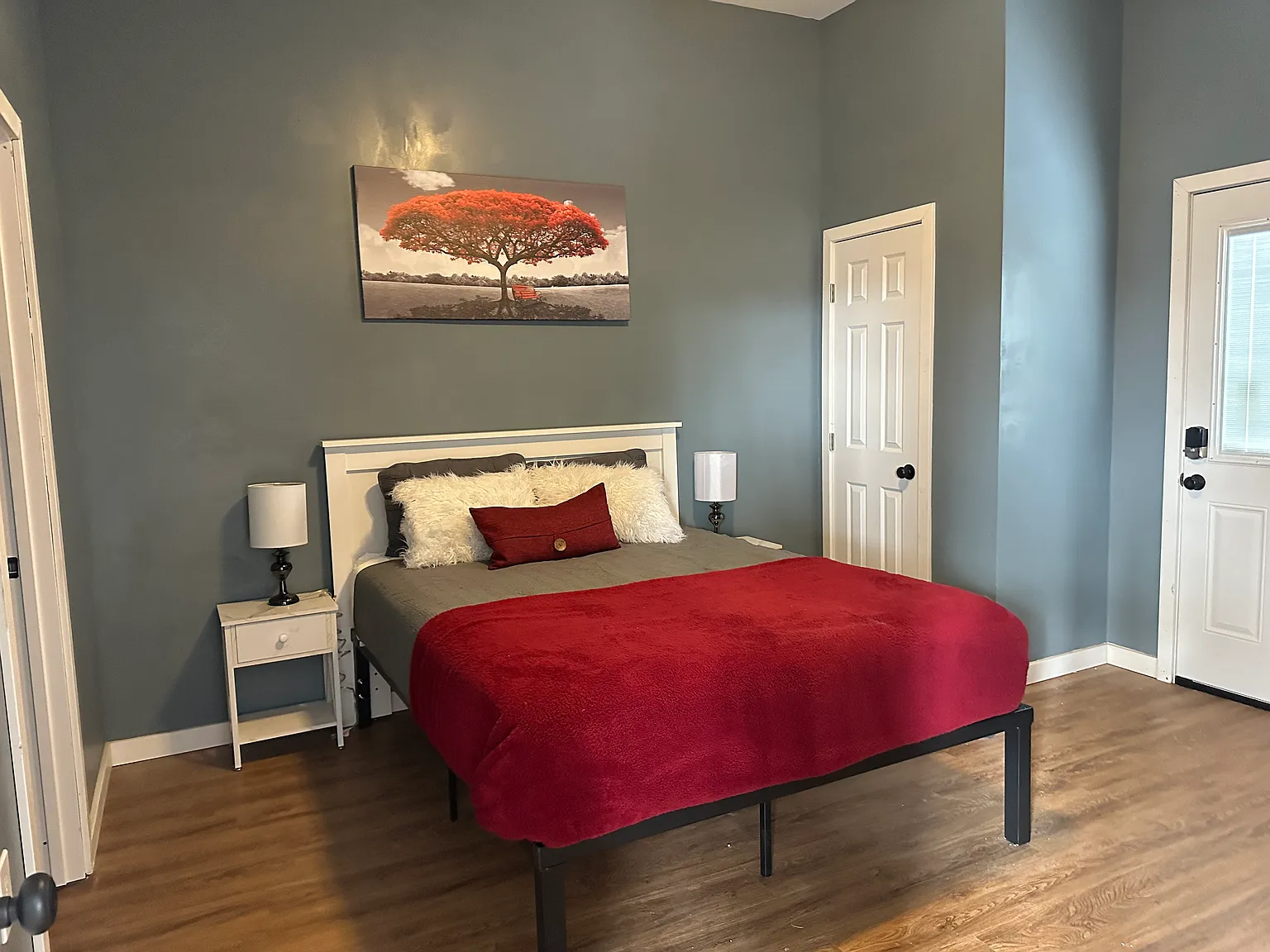 3 bed, 1750 sqft, $2,500 — Photo 2