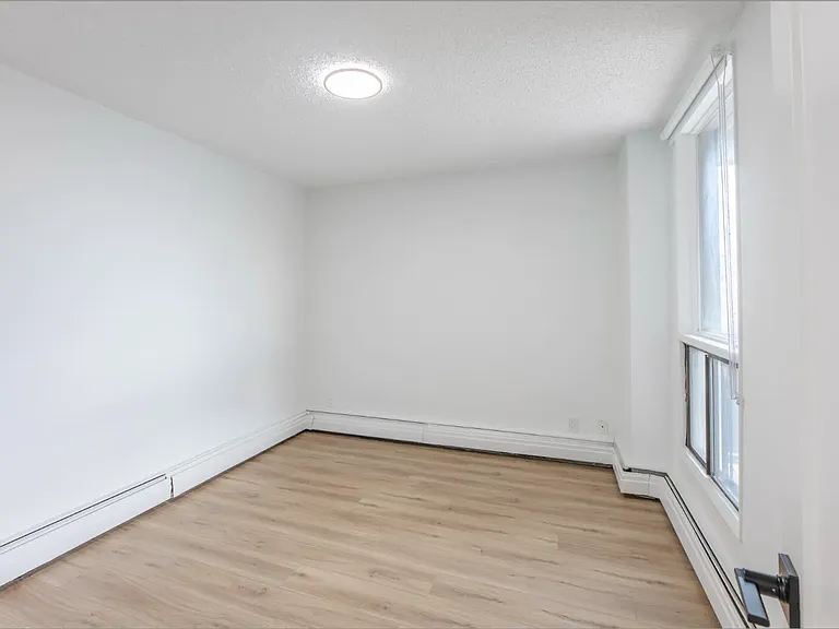 1228 13th Ave SW — Photo 12