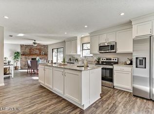 7044 Holiday Hill Ct, Jacksonville, FL 32216