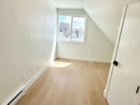 2nd image of 2221 Pacific Ave #55