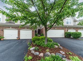 897 McKenzie Station Dr, Lisle, IL 60532
