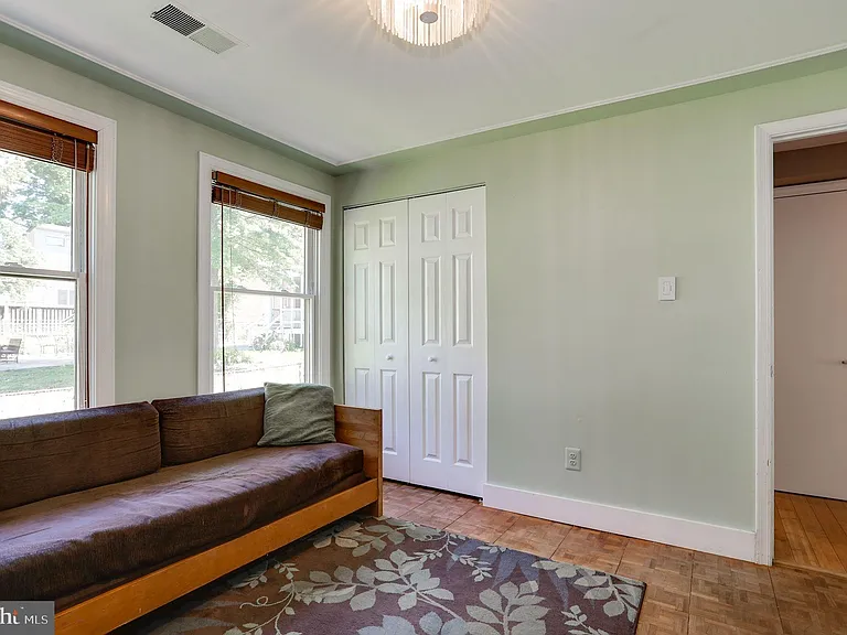 144 N Bedford St #B — Photo 24