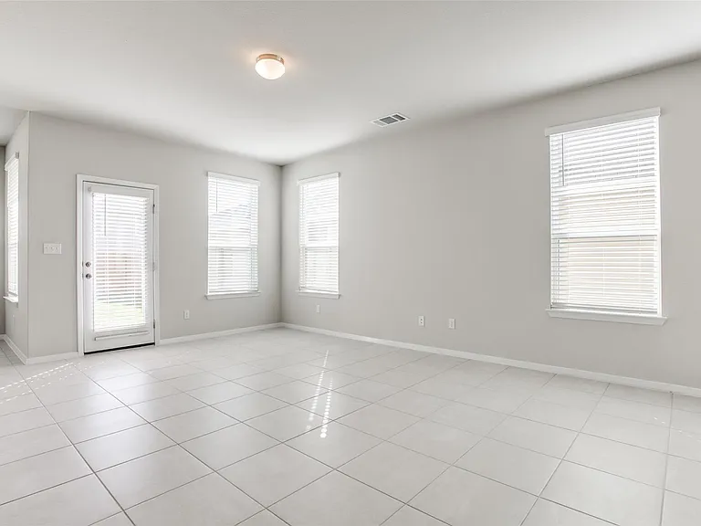 140 Living Reef Dr — Photo 4