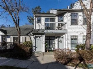 95 Konight Ct, Mahwah, NJ 07430