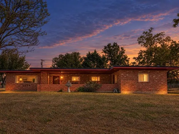 1628 W Carolina Ave, Chickasha, OK 73018