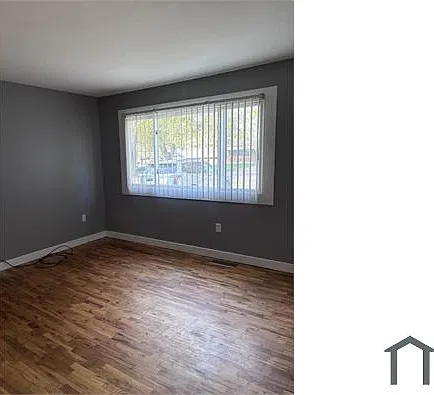 3 bed, 920 sqft, $1,950 — Photo 2