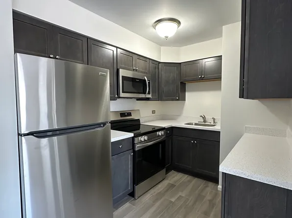 429 Sheridan Rd APT 2, Highwood, IL 60040