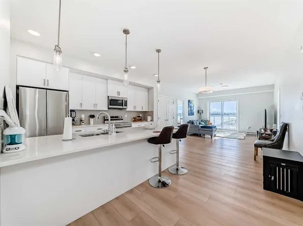 550 N Belmont St SW #4414, Calgary, AB T2X 5X1