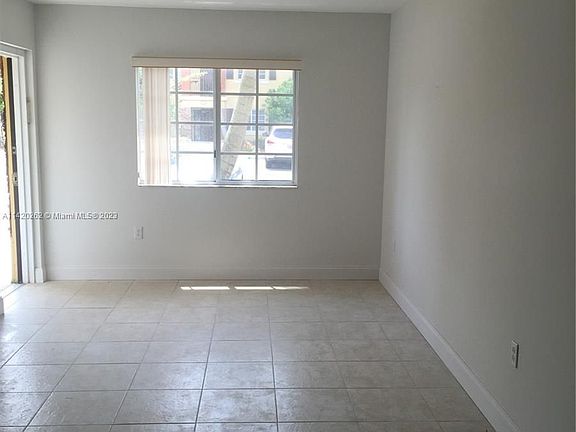 2nd image of 945 NE 34th Ave Unit 102