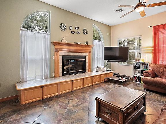 2nd image of 35335 Chesterwood Ln
