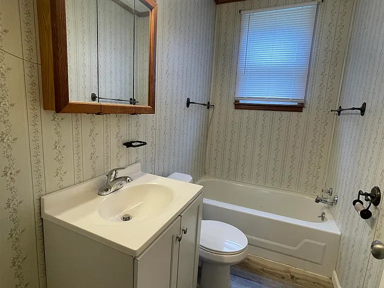 402 S Bentley St — Photo 7