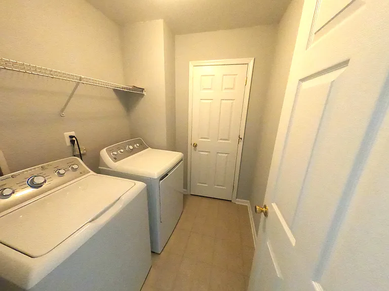 Laundry room on 2nd floor
