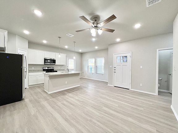 4th image of 3501 E Renfro St #416