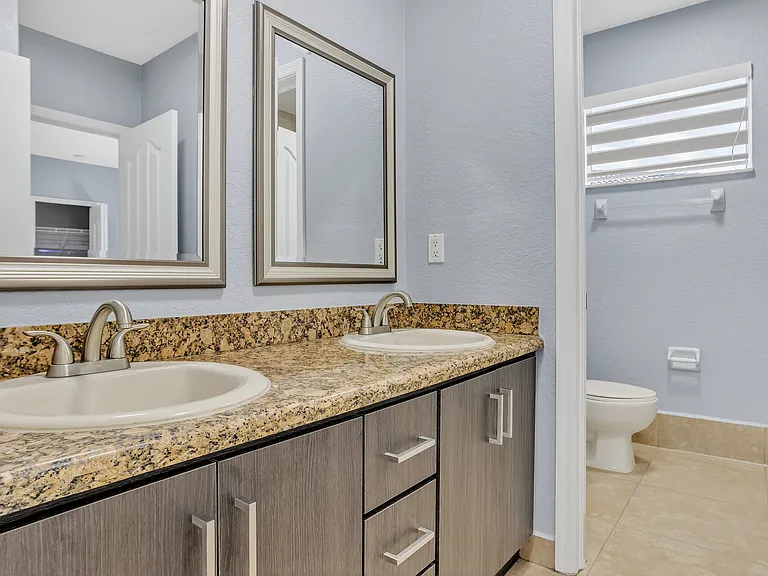 10480 W Okeechobee Rd — Photo 9