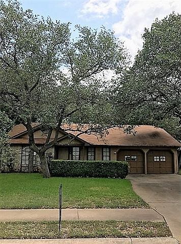 1st image of 702 Live Oak Dr