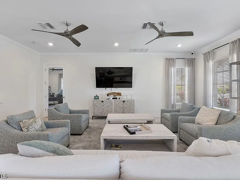 17639 Wild Iris Ln — Photo 37