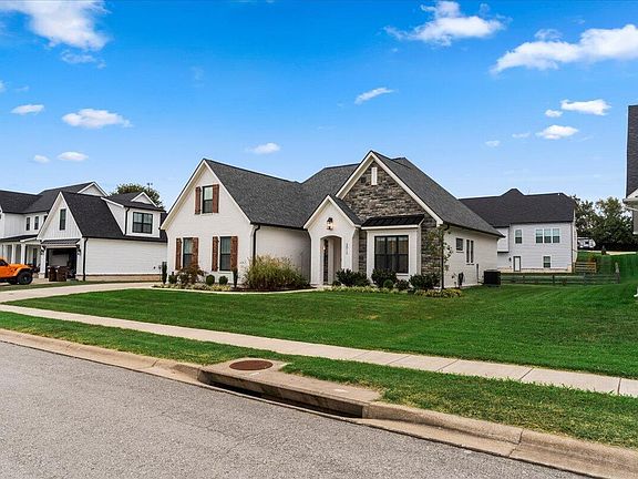 3rd image of 3012 Red Oak Trl