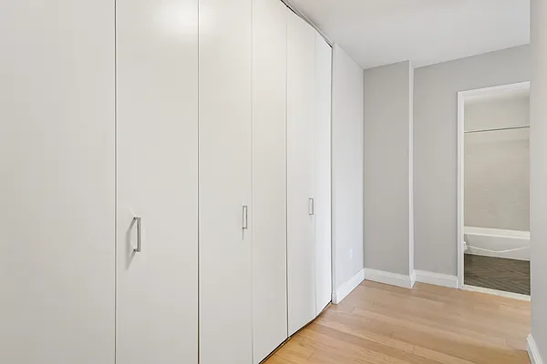 Rented by Greystar | media 9