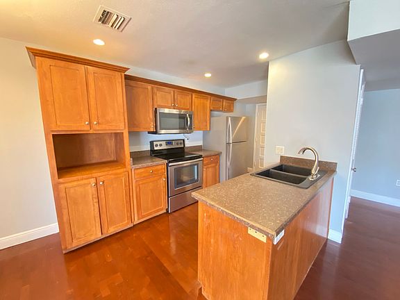 5th image of 1172 Calle Del Rey APT D