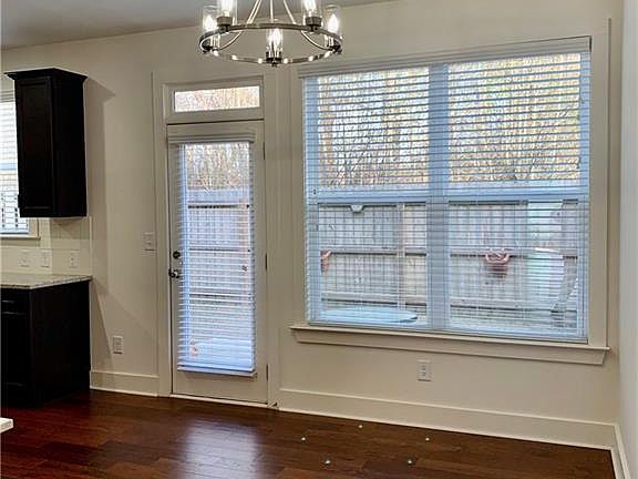 4th image of 888 Arbor Crowne Dr