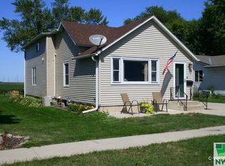 305 NW 1st St, Alta, IA 51002