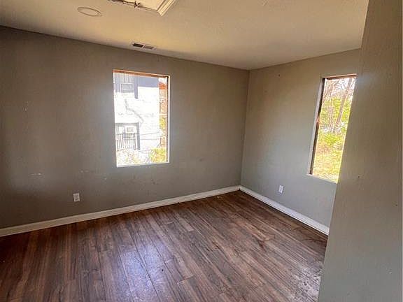 3rd image of 6019 Chestnut Ave