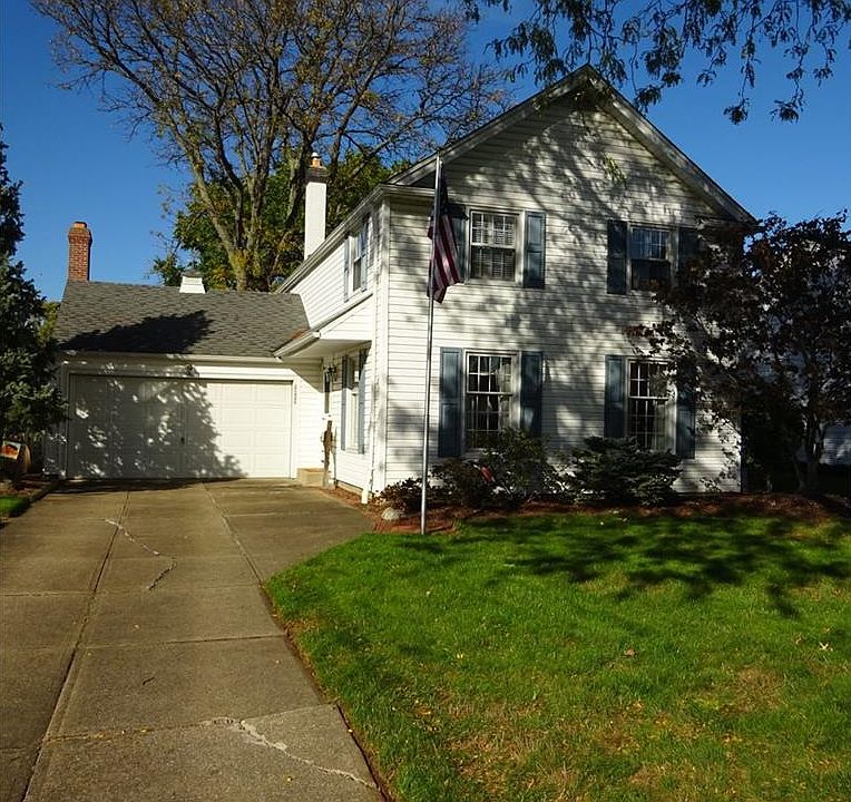 1st image of 23496 Stoneybrook Dr