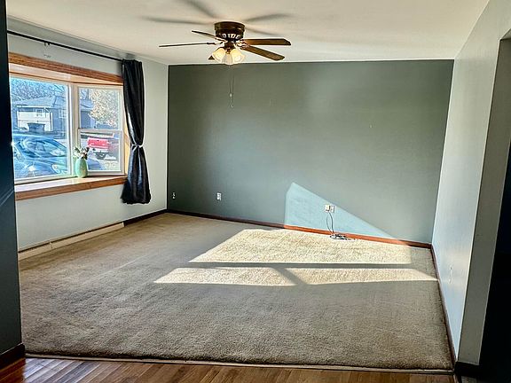 3rd image of 814 W 39th Ave