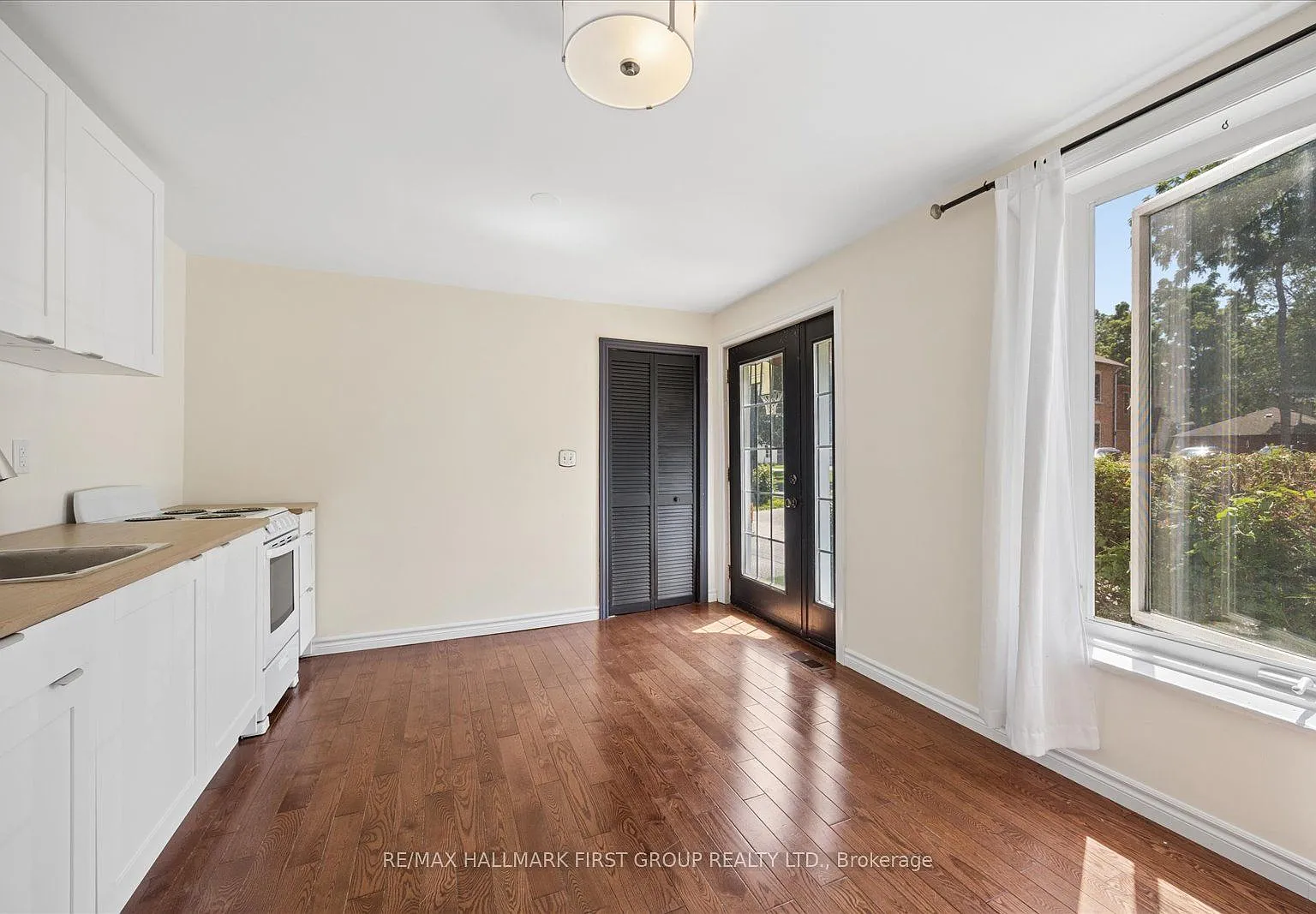 Studio, $1,900 — Photo 4