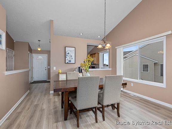 5th image of 1170 La Paloma Dr SW