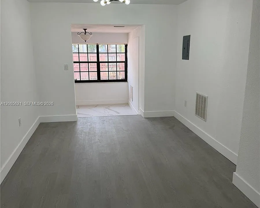 2424 SW 21st Ter