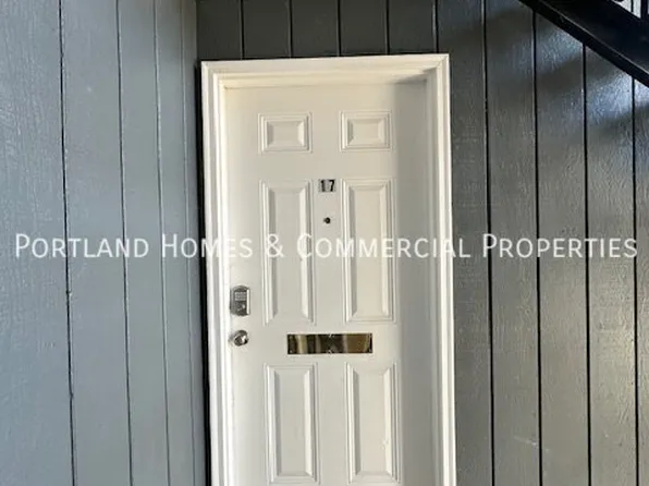 15790 SE Division St #17, Portland, OR 97236