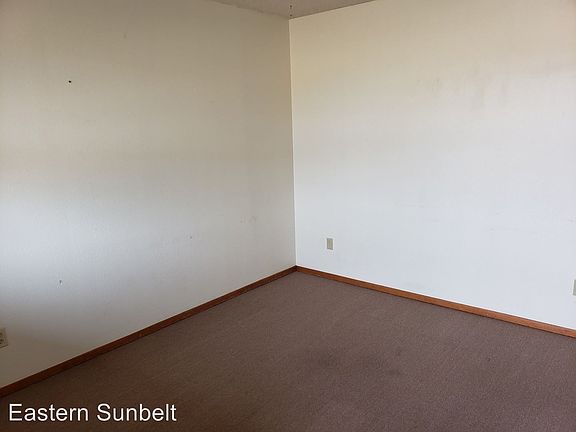 3rd image of 1513 S Avenue I