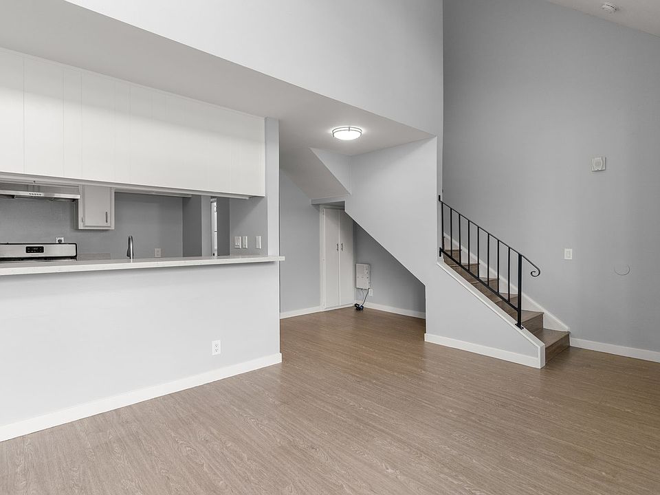 1st image of 533 E 11th St APT 12