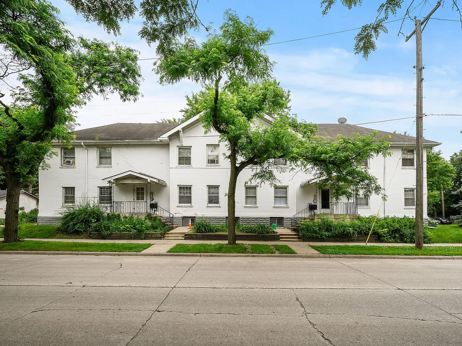 Cute Studio with a Gorgeous View! Located in the Longfellow Neighborhood — Photo 3