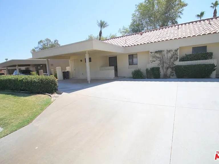 40420 Bay Hill Way — Photo 1