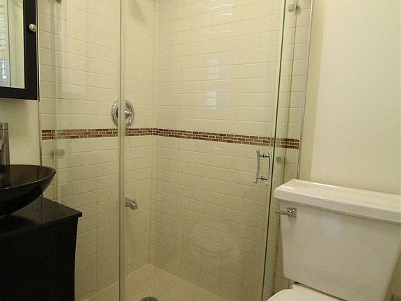 5th image of 407 Manila Ave #1