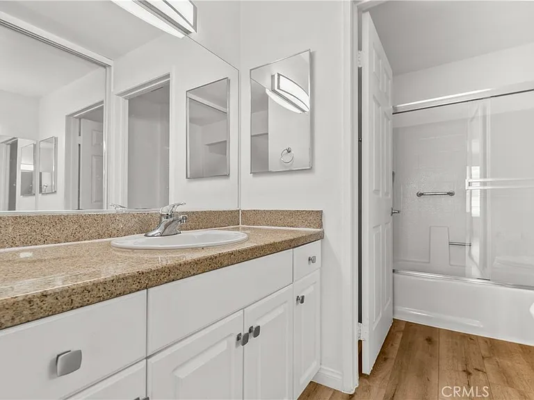 5500 Owensmouth Ave #317 — Photo 11