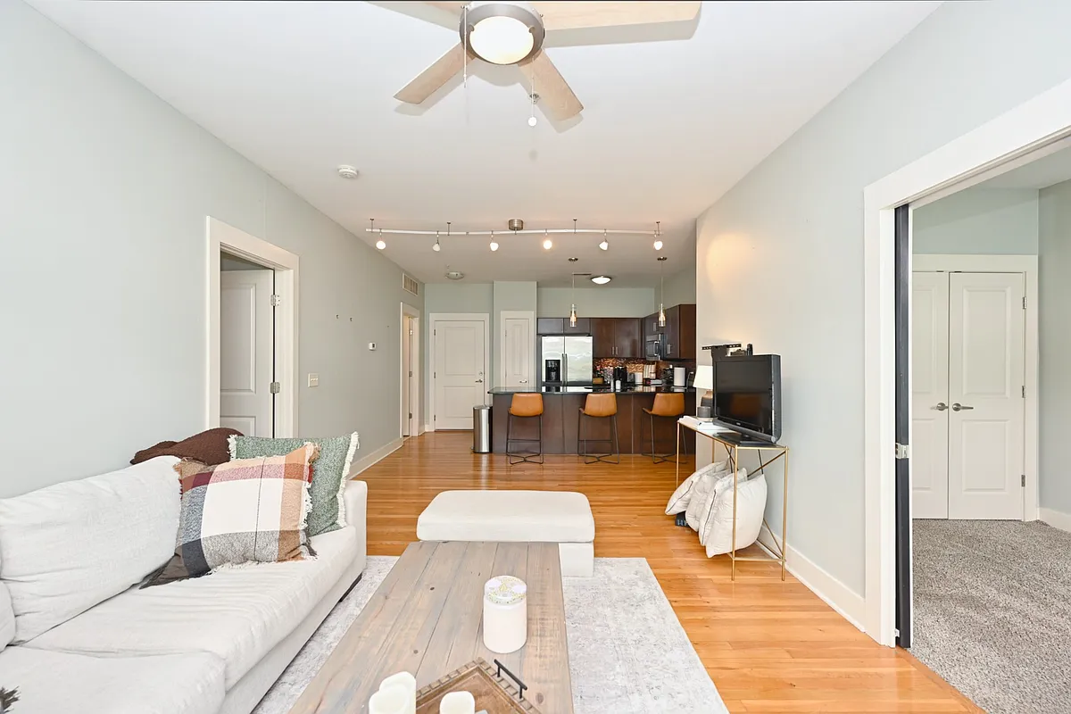 Building Photo - 817 3rd Ave N #411