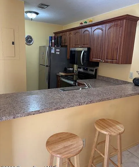 1471 Sheafe Ave NE #102 — Photo 9