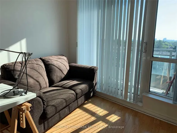 18 Holmes Ave Unit 702, Toronto, ON M2N 0E1