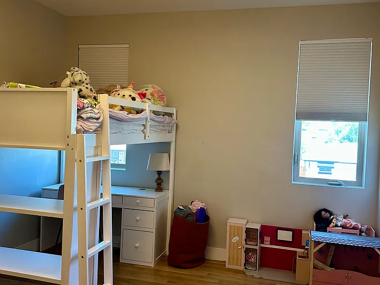 Second floor "middle" bedroom.