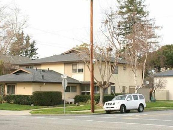 3rd image of 129 E Latimer Ave APT 3