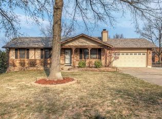 1331 Old Dingledine Rd, Saint Charles, MO 63304