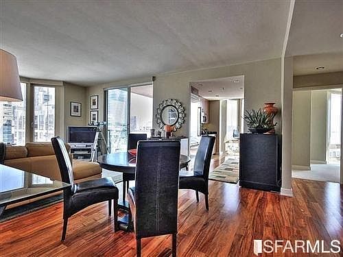 3rd image of 88 King St Unit 1121