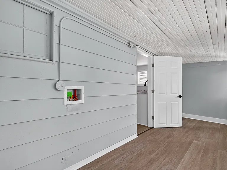 837 E Burnett Ave #2 — Photo 15